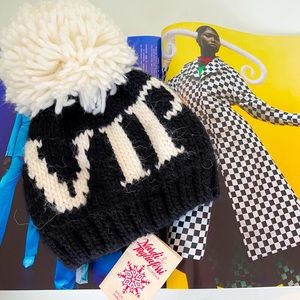 🎁 NWOT Italian VIP Pom Pom Toque, Nardi Tallaferri